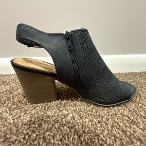 Black Perforated Women's Block Heel Shoes